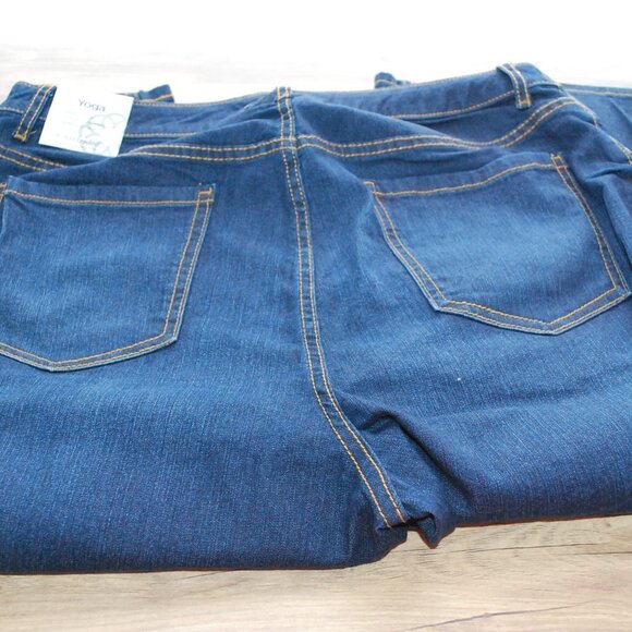 Catherines Yoga Stretch Shaped Capri NWT 0X 14/16W - Picture 4 of 7